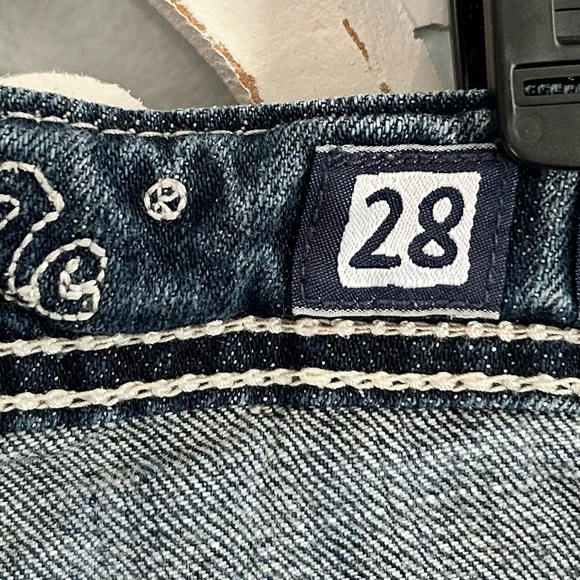 🌟MISS ME Embellished Cross Jean Shorts - EUC 🌟 - Picture 5 of 7